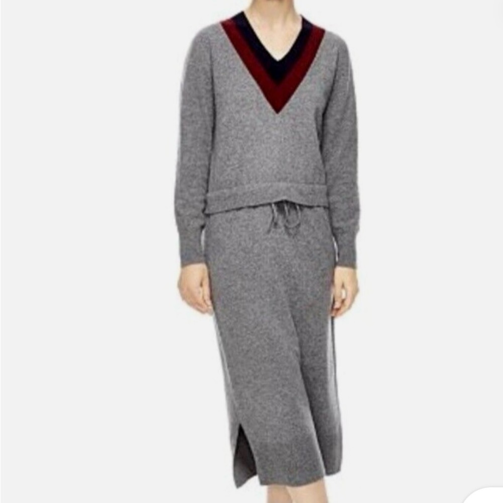 Chic Gray and Burgundy V-Neck Long Sleeve Dress